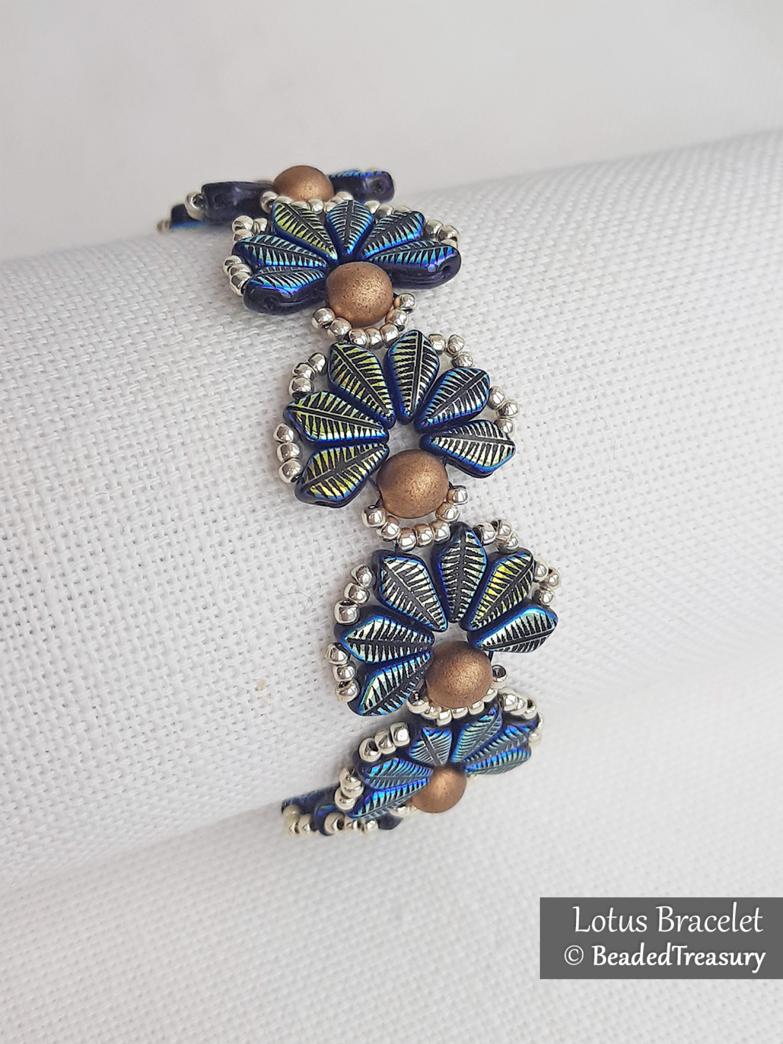 Ravelry: Beaded Flower Bracelet pattern by Melanie Beth Bachura