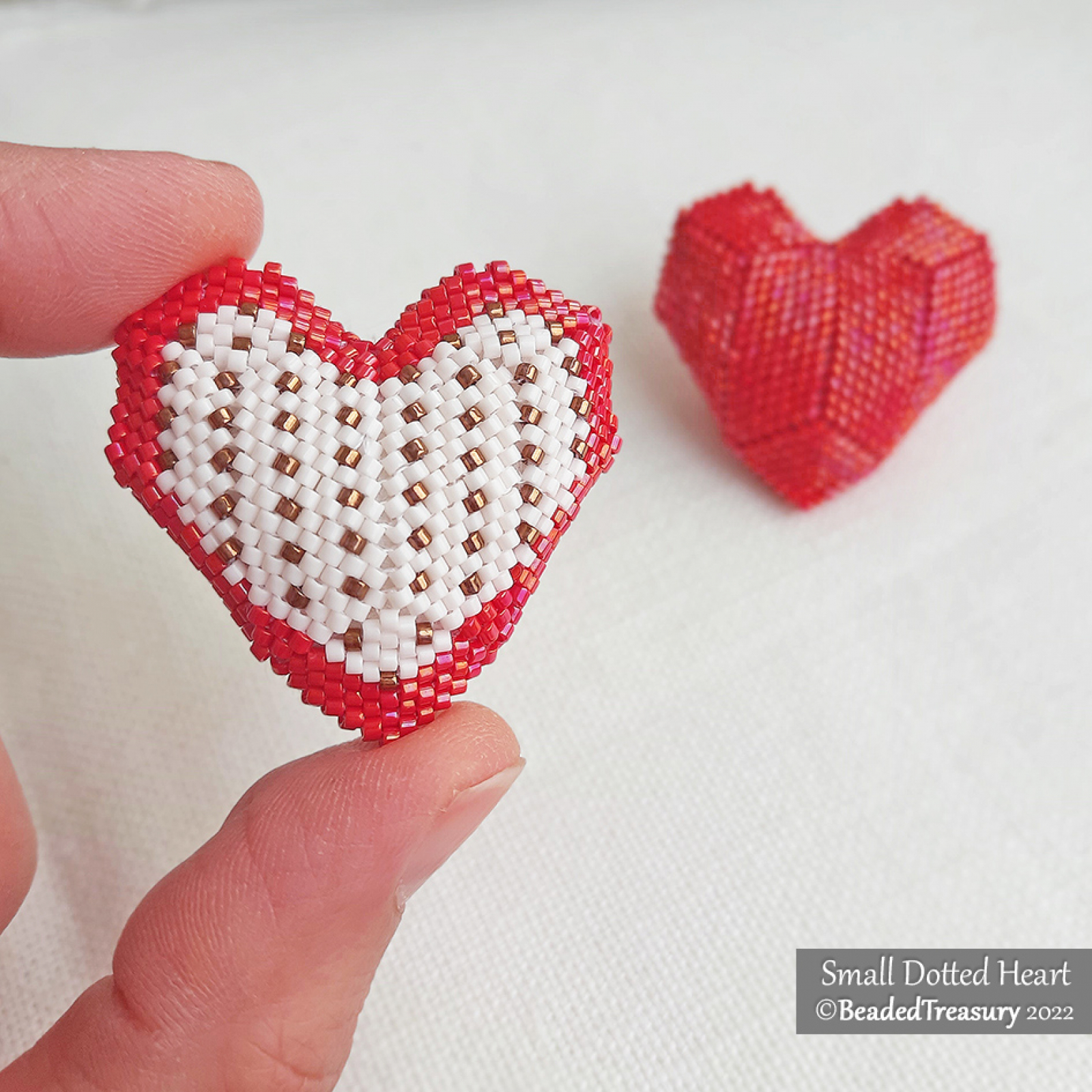 3D Peyote Heart Beading Pattern - SMALL DOTTED HEART ORNAMENT