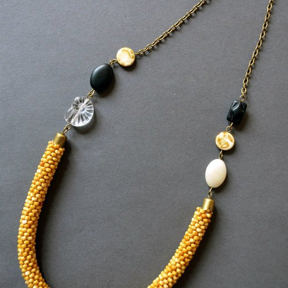 LONG TRAVERTINE NECKLACE