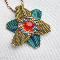 WAVY FLOWER PENDANT - Peyote Beading Pattern with Delica and Rivoli- .pdf download