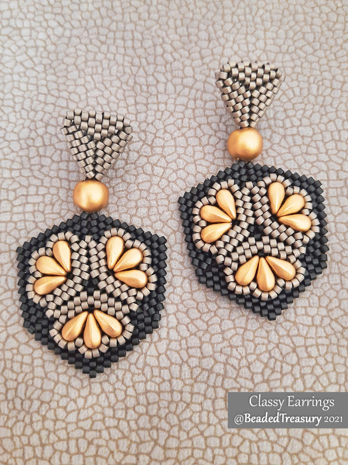 CLASSY EARRINGS - Beading Pattern - Peyote stitch bead pattern - Instant PDF Download