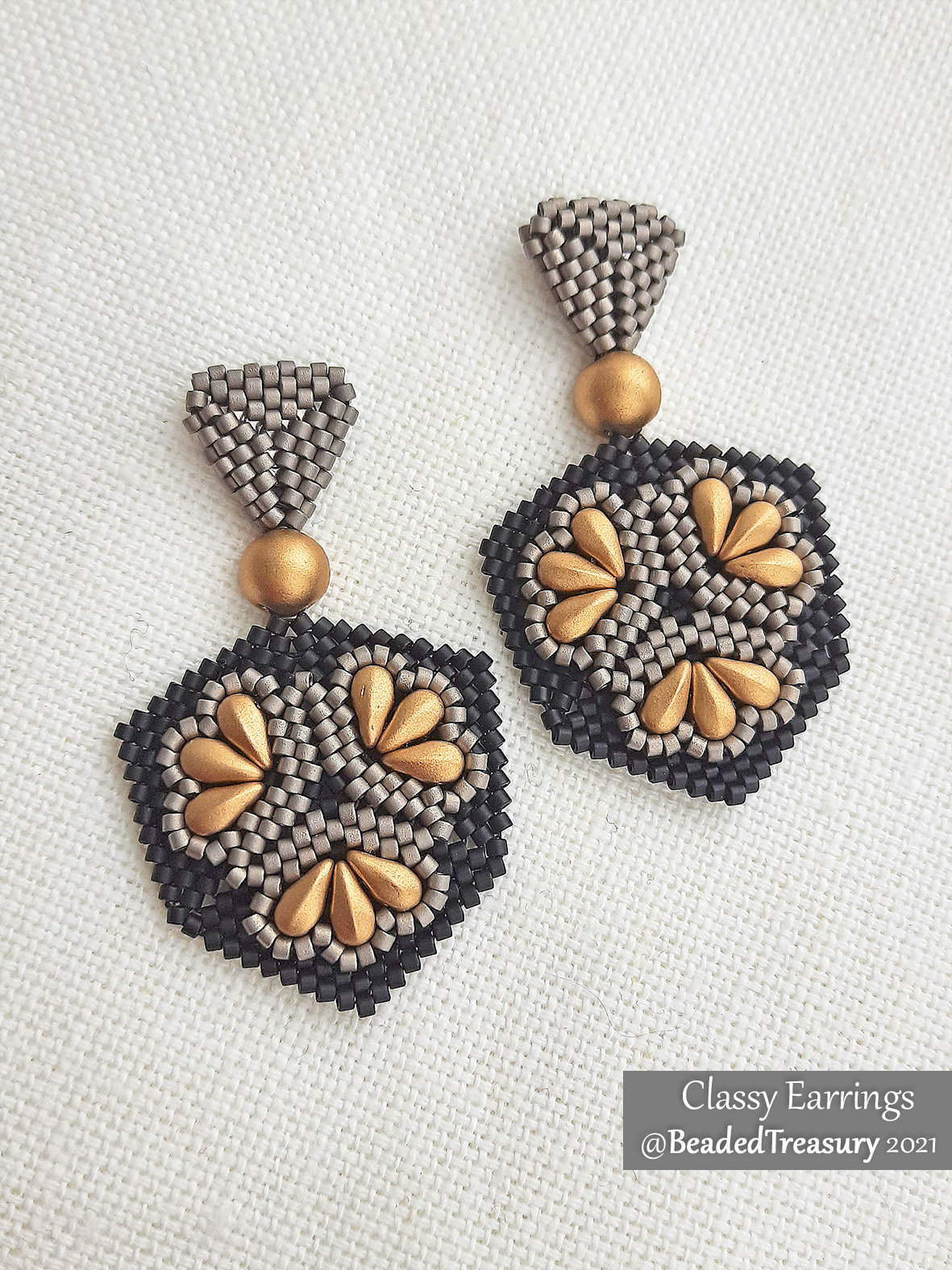 CLASSY EARRINGS - Beading Pattern - Peyote stitch bead pattern - Instant PDF Download