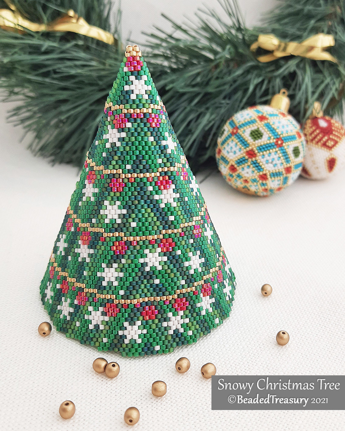 SNOWY CHRISTMAS TREE - 3D Peyote Stitch Ornament Beading Pattern - Instant Pdf Download