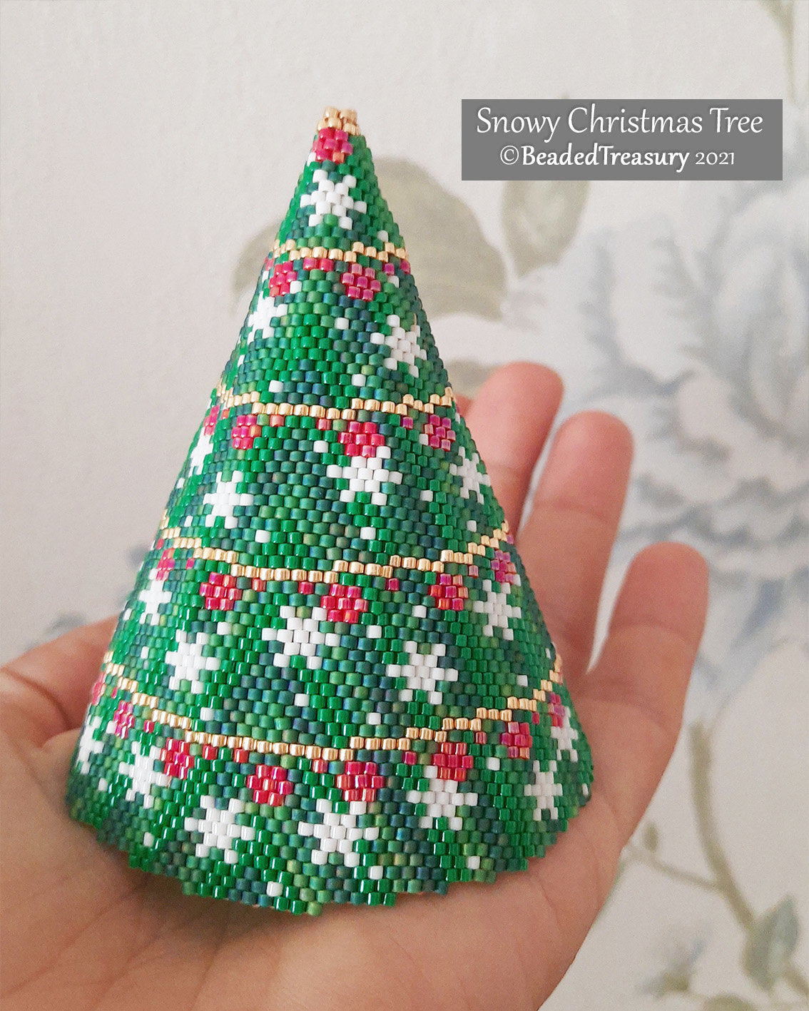 SNOWY CHRISTMAS TREE - 3D Peyote Stitch Ornament Beading Pattern - Instant Pdf Download