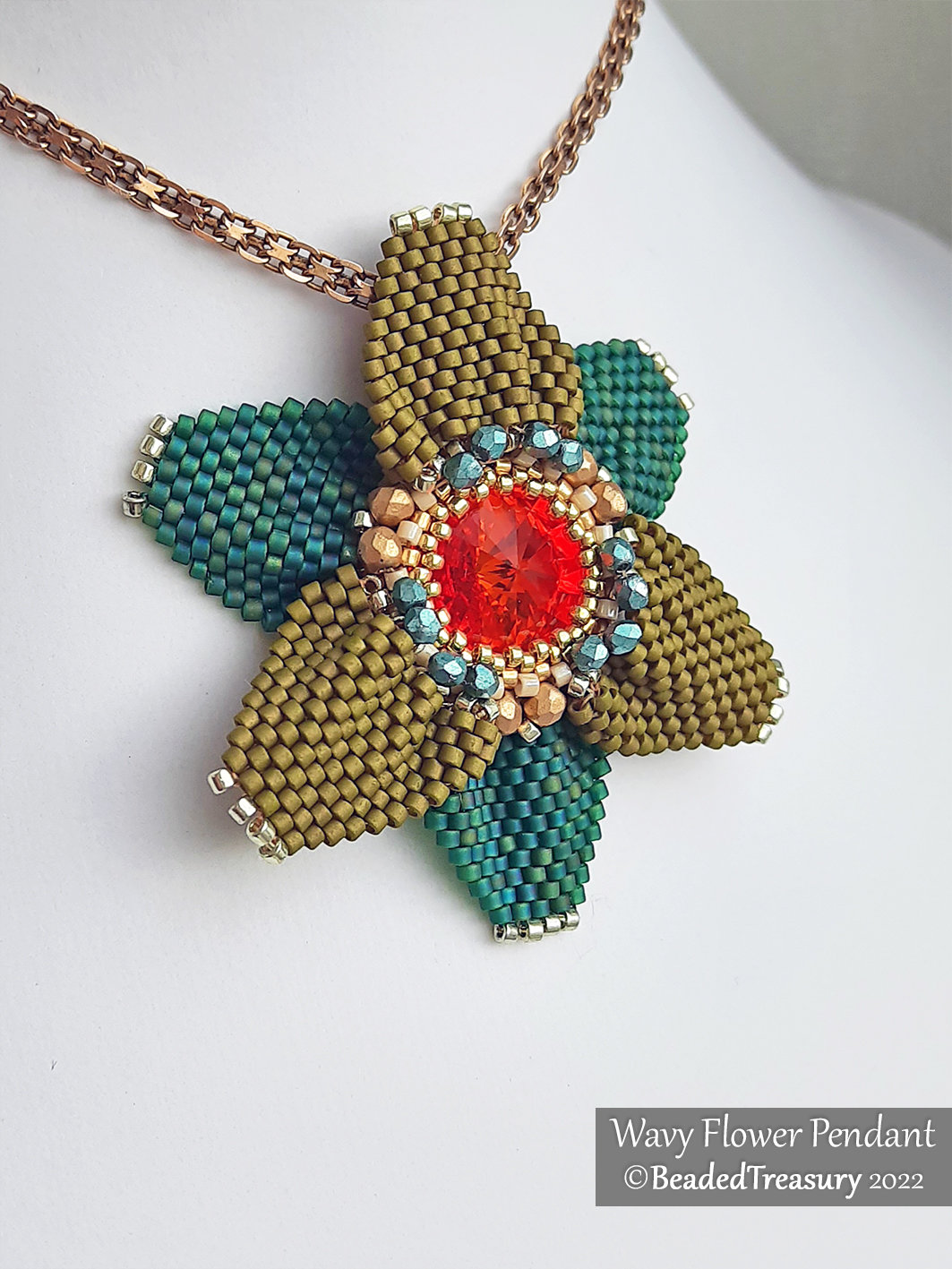 WAVY FLOWER PENDANT - Peyote Beading Pattern with Delica and Rivoli- .pdf download