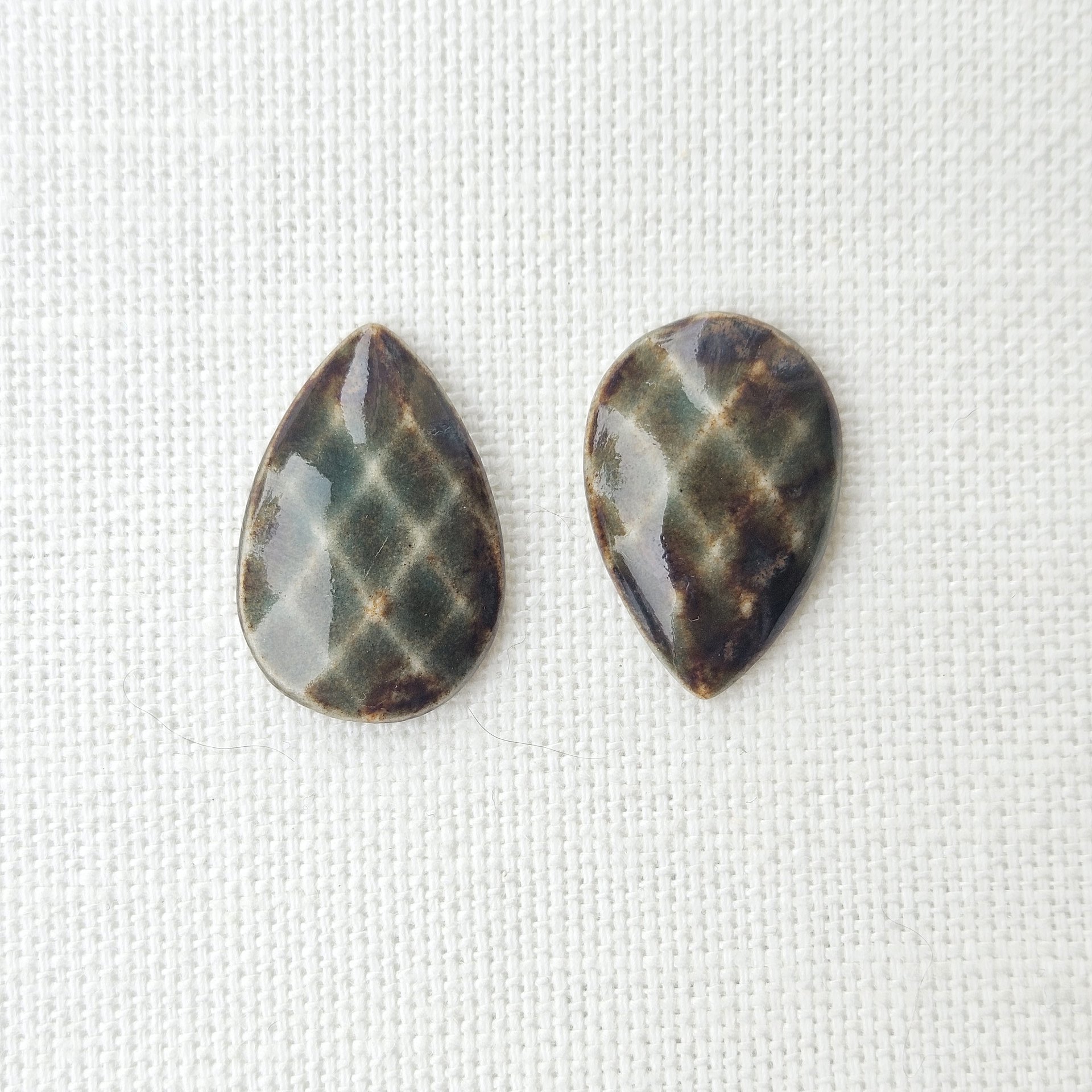 Faceted Drop Artisan Ceramic Cabochons, 25x16mm, Woody Forest