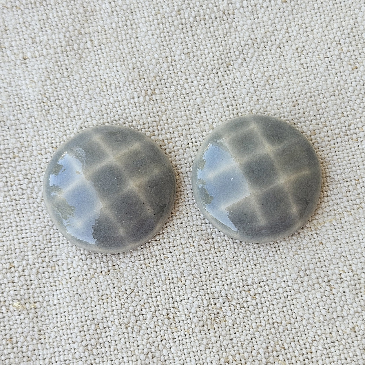 Round Faceted Artisan Ceramic Cabochons, Agate Gray, one pair