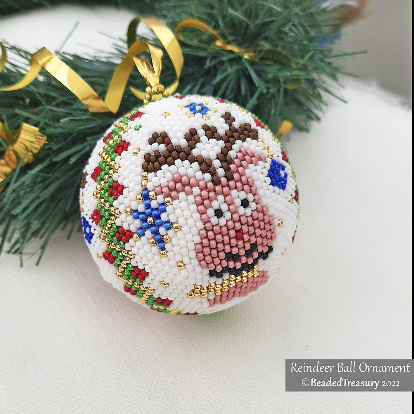 REINDEER BALL - Beaded Christmas Ornament Pattern - 3D Peyote Ball